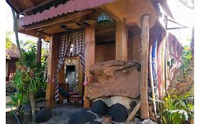 Bali Bungalow Medewisurf-Homestay